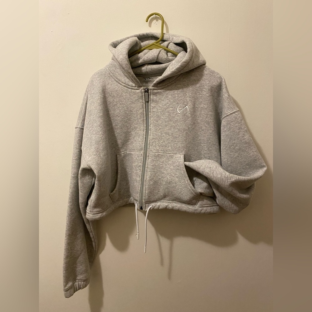 ✨TLF cropped hoodie✨